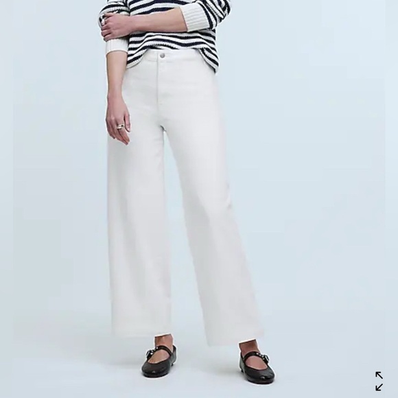 Madewell Denim - Madewell Low-Rise Wideleg Crop with Raw Hem Size 26